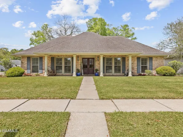 101 Mountainside Dr, Lafayette, LA 70503