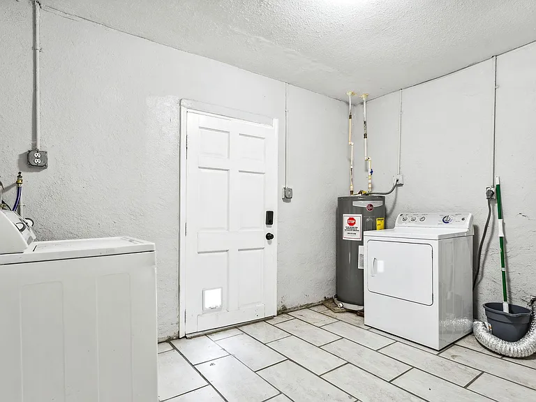1110 32nd St S #7 — Photo 7