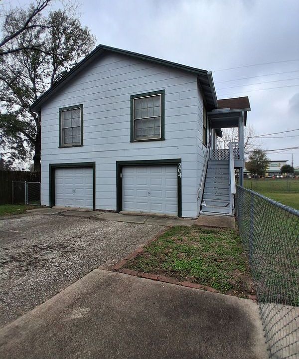 1st image of 204 Holderrieth Blvd