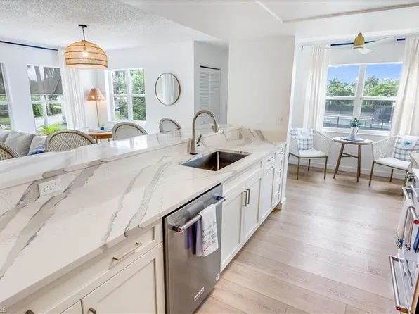 513 Club Side DR #1-513, NAPLES, FL 34110