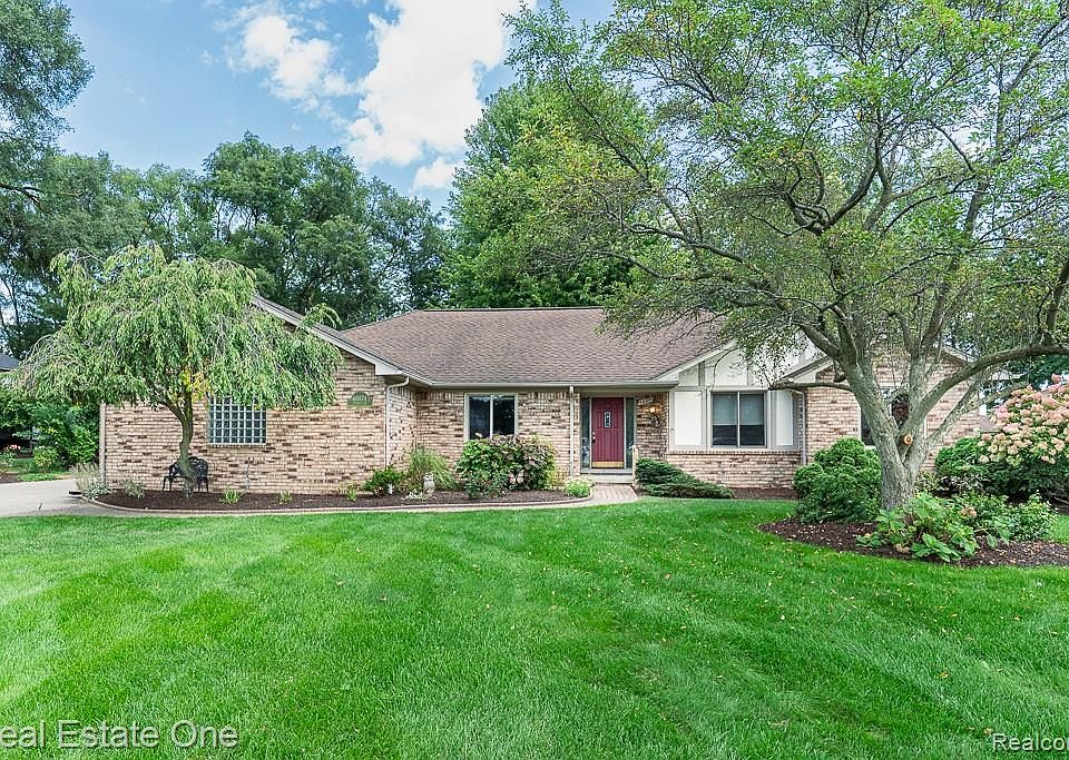 1st image of 46974 Kramer Dr