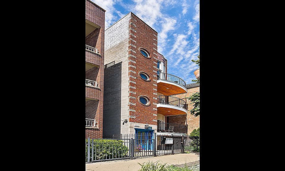 1st image of 1320 N Wolcott Ave APT 3