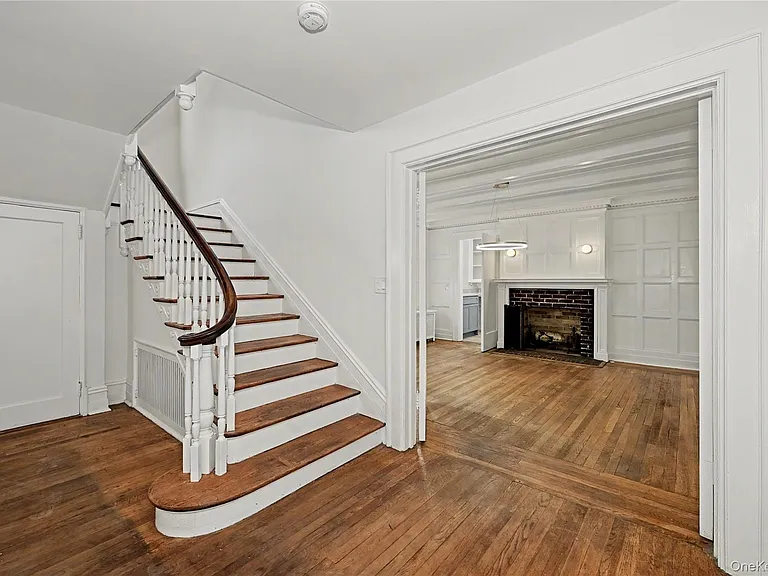53 Cortlandt Ave — Photo 8