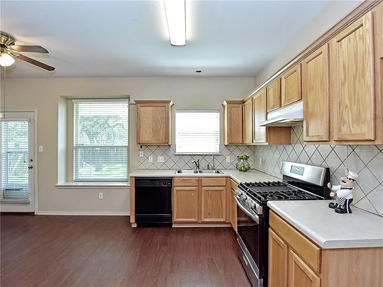 3477 Flowstone Ln — Photo 28