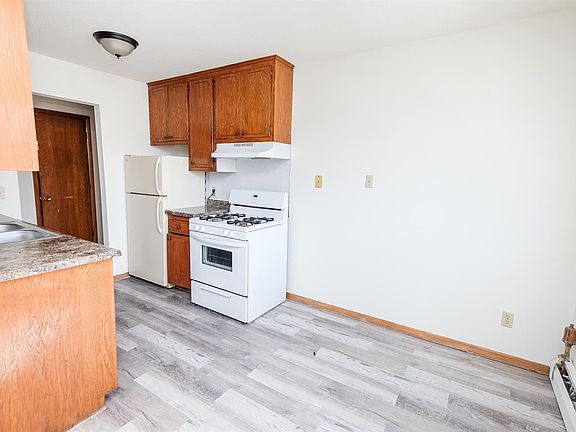 4th image of 3025 30th Ave S APT 203