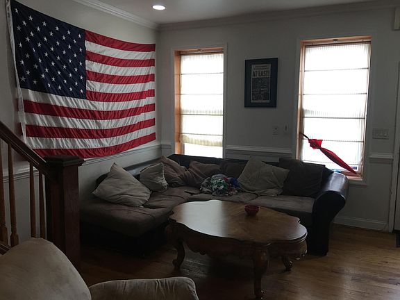 2nd image of 2318 Catharine St #2318