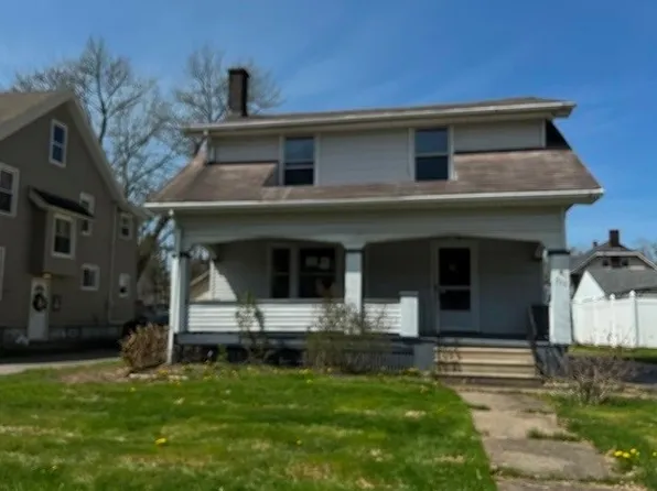 516 Oak Knoll Ave SE, Warren, OH 44483