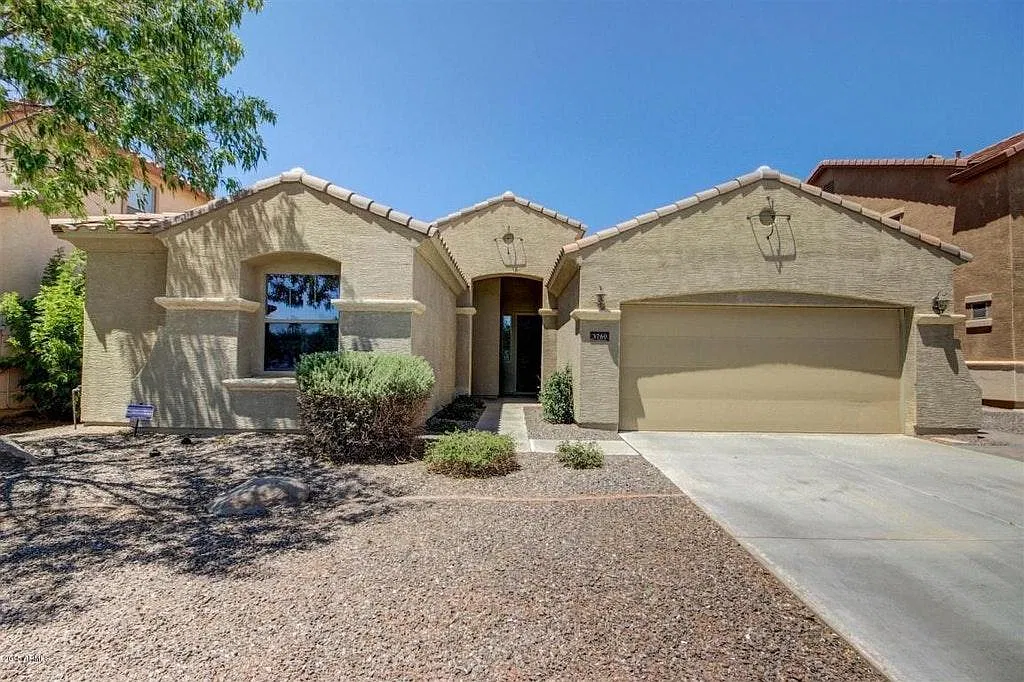 3760 E Kingbird Place — Photo 1