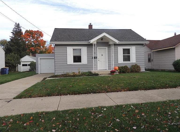 1st image of 1109 Oaklawn St NE