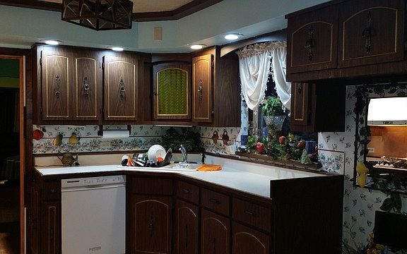 4th image of 3806 S 59th Ct