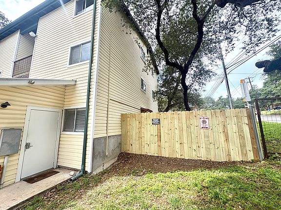 2nd image of 3105 S 1st St #101
