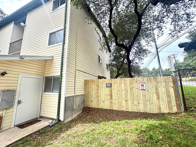 3105 S 1st St #101 — Photo 21