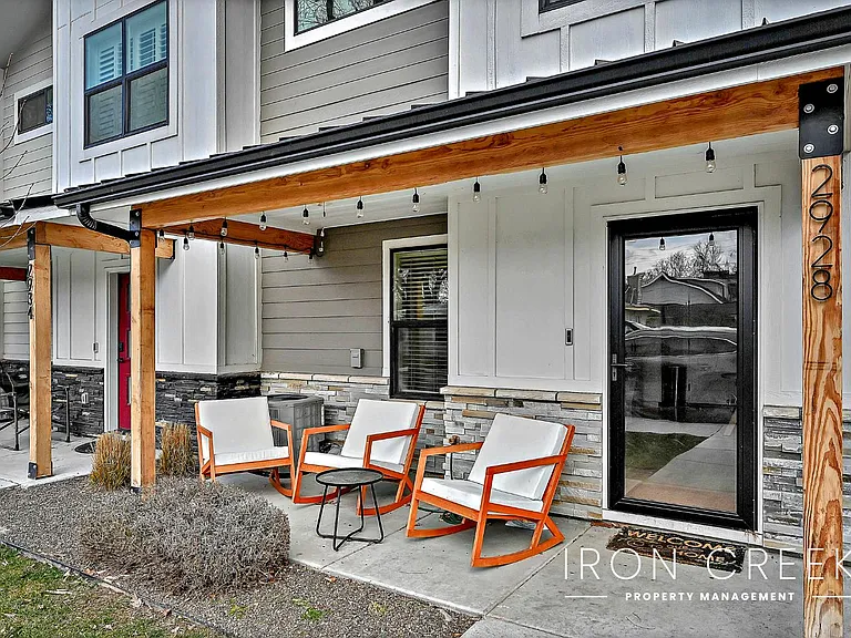 2928 W Davis St — Photo 16