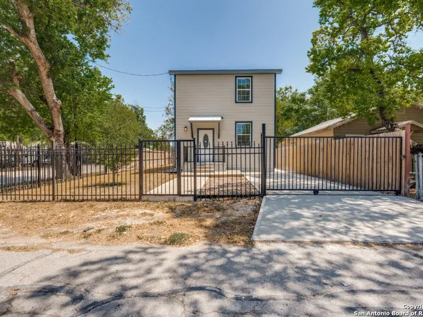 156 Pioneer Rd, San Antonio, TX 78210