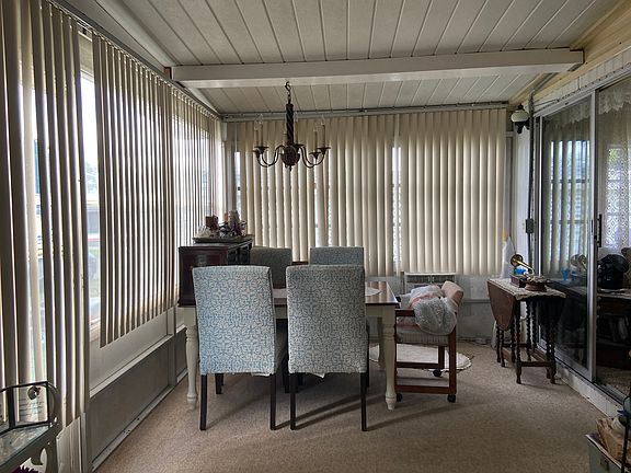 4th image of 100 Clairmont Ave