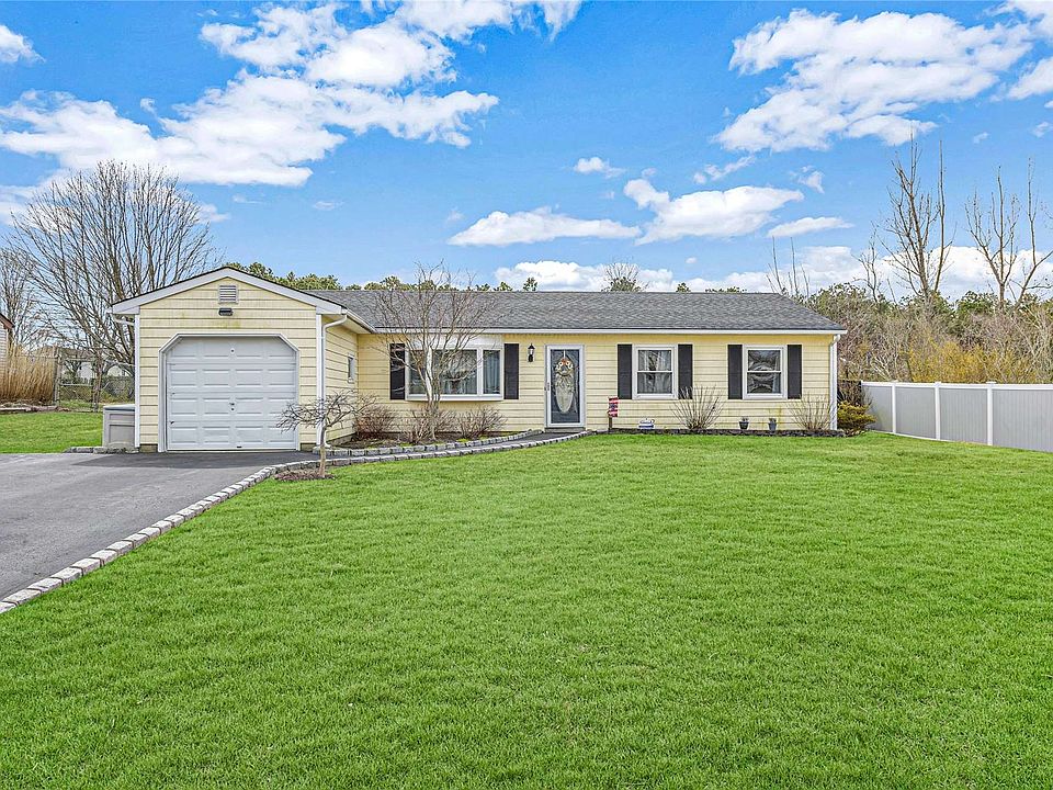 6 Malcolm St, Bellport, NY 11713 MLS 3388049 Zillow