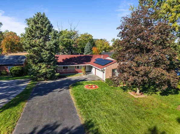 141 Lawton Ln, Bolingbrook, IL 60440