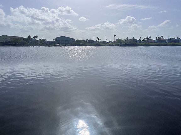 3rd image of 947 Robinson Dr