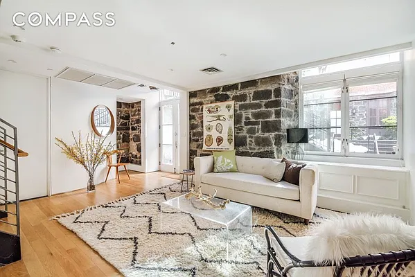 Sold by Compass | media 2