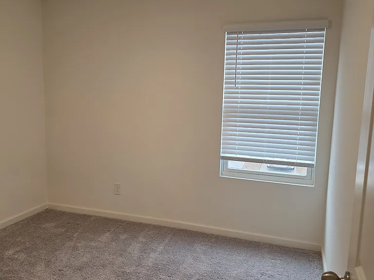 110 Saginaw Ct — Photo 12