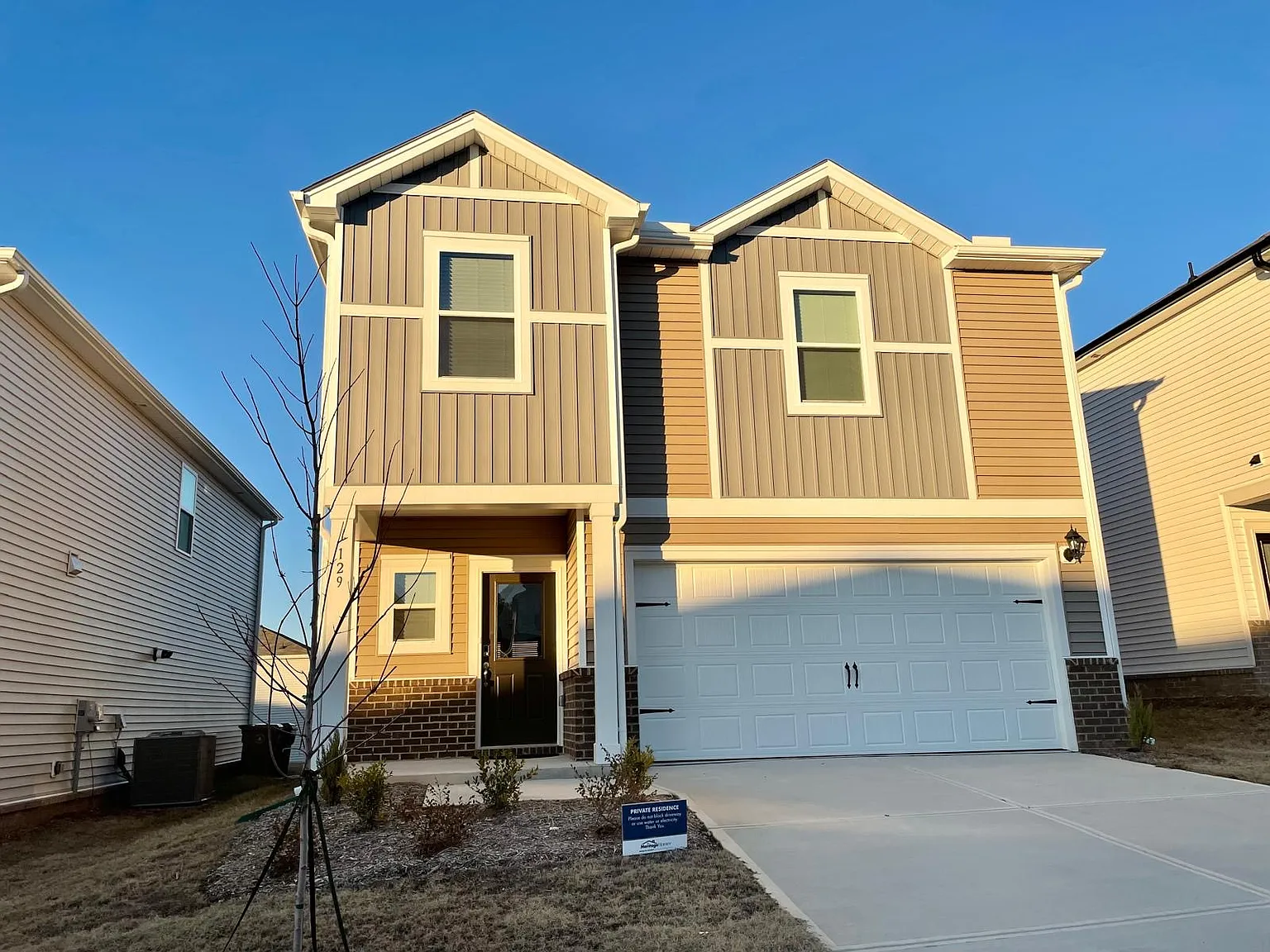 4 bed, 2.5 bath, 1984 sqft, $2,250 — Photo 1