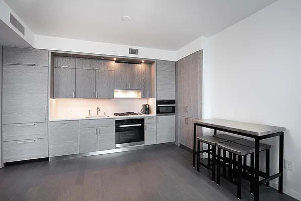 Rented by William Raveis Real Estate | media 10