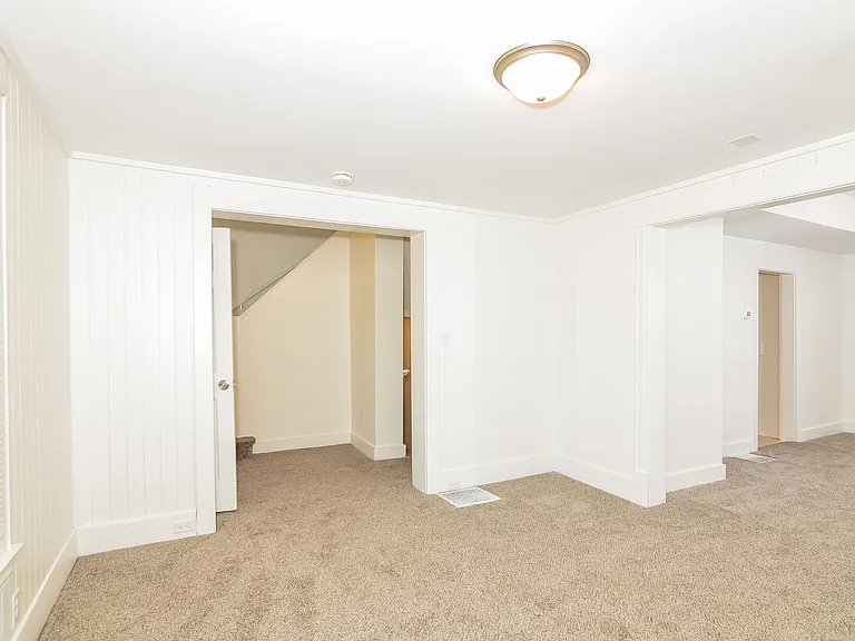 613 17th Ave NE — Photo 11