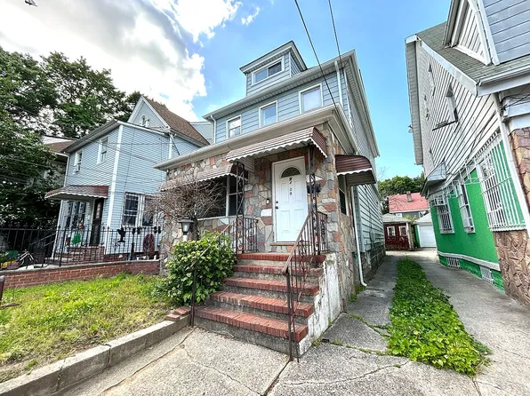 9409 42nd Ave, Elmhurst, NY 11373