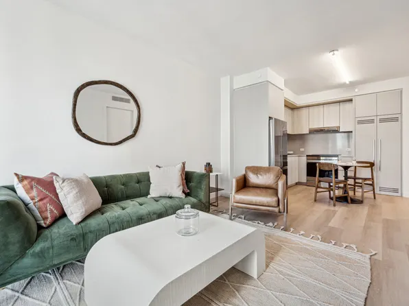 17 Hanover Place image 3 of 6