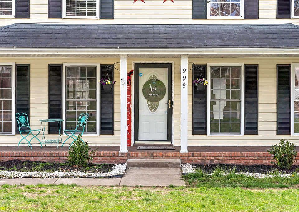 1st image of 998 Hedge Apple Dr