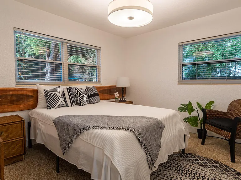 guest queen suite