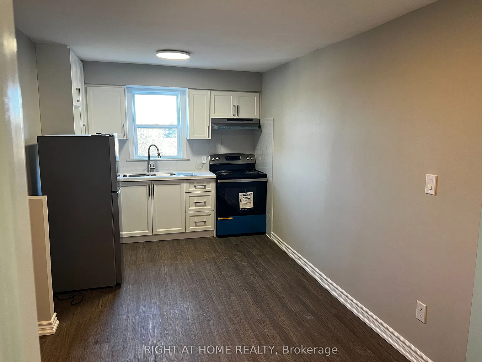 2 bed, $1,600 — Photo 2