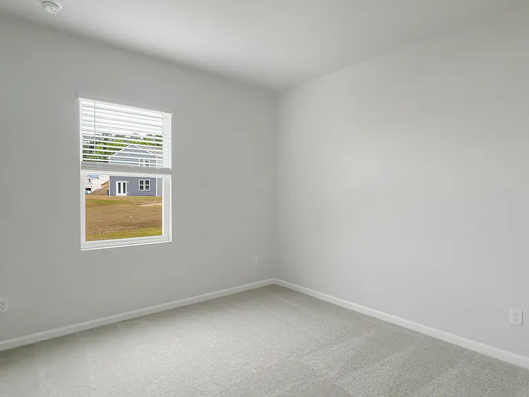 725 Meadowbrook Ln — Photo 18