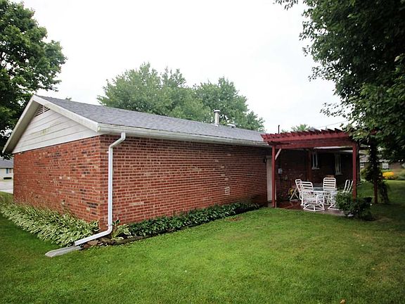 3rd image of 502 S Park Dr