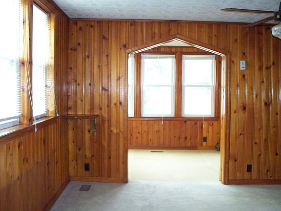 2nd image of 1063 Little Bay Ave