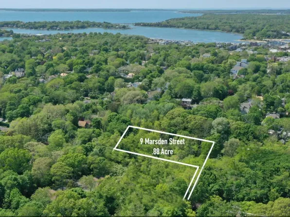 9 Marsden St, Sag Harbor, NY 11963