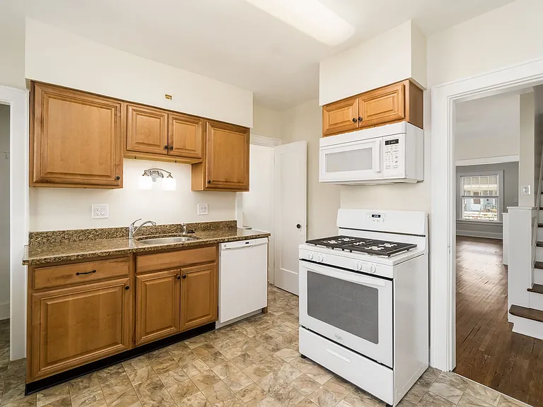 41 W California Ave — Photo 15