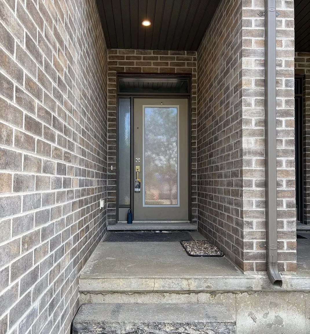 4 bed, $2,700 — Photo 4