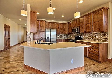 3rd image of 610 N 78th Ave