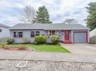 1679 Juniper Ave, Coos Bay, OR 97420