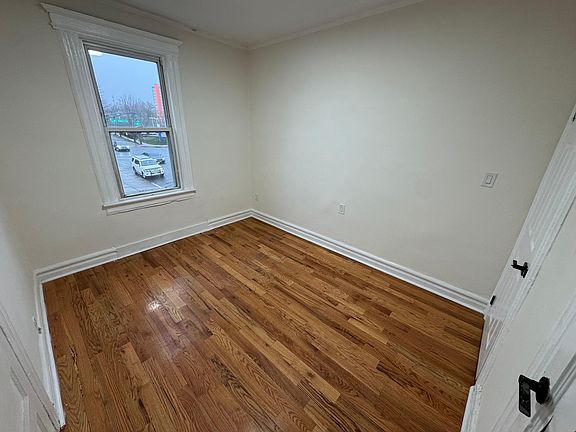 4th image of 26 Linden Ave #2F