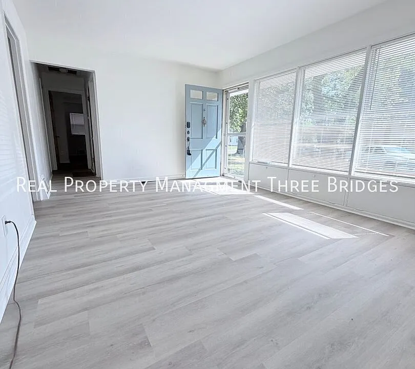 9 Regina Ct
