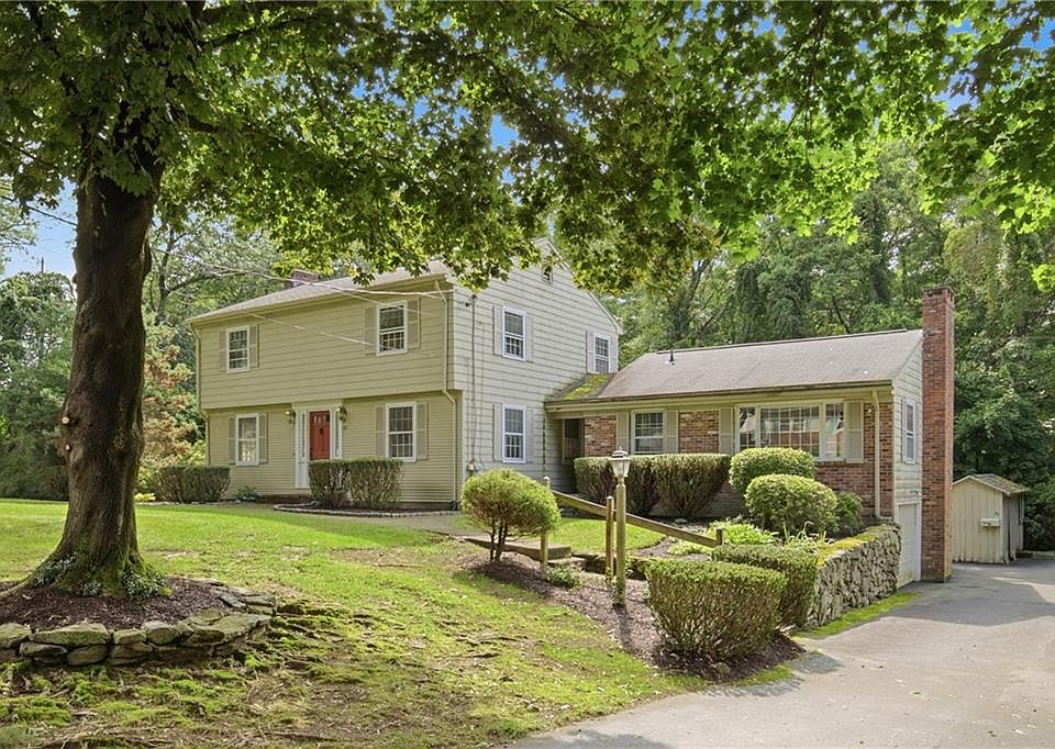 1st image of 32 Bishop Dr