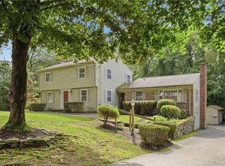 32 Bishop Dr, Cumberland, RI 02864