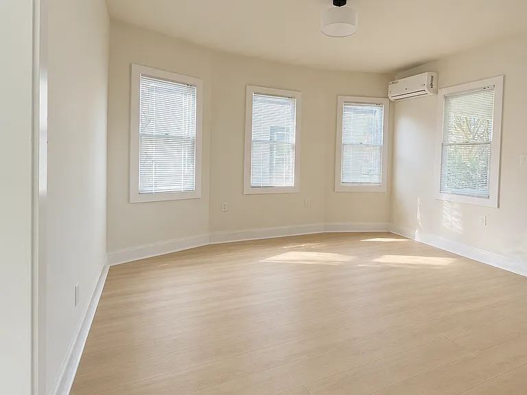 117 S Wild Olive Ave — Photo 2