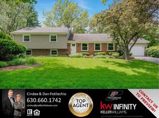 1605 Knoll Dr, Naperville, IL 60565