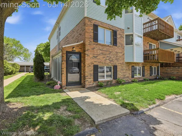174 Pinewood Dr, Plymouth, MI 48170