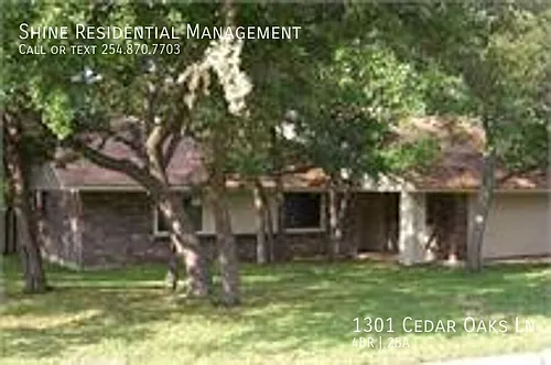1301 Cedar Oaks Ln Photo 1