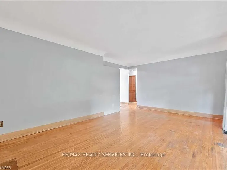 675 Inverness Ave — Photo 21