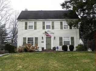 21183 Aberdeen Rd, Rocky River, OH 44116